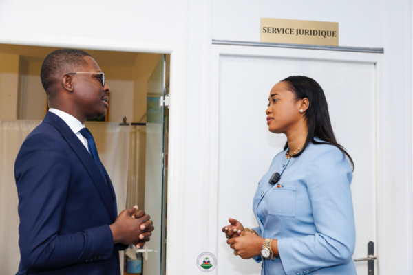 Paris : Séance de travail entre la Ministre des Haïtiens vivant à l&rsquo;étranger et le Chef de Poste du Consulat d’Haïti, consacrée aux conditions des ressortissants en France